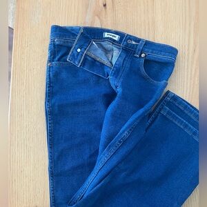 Wrangler Women’s Cropped Blue Jeans